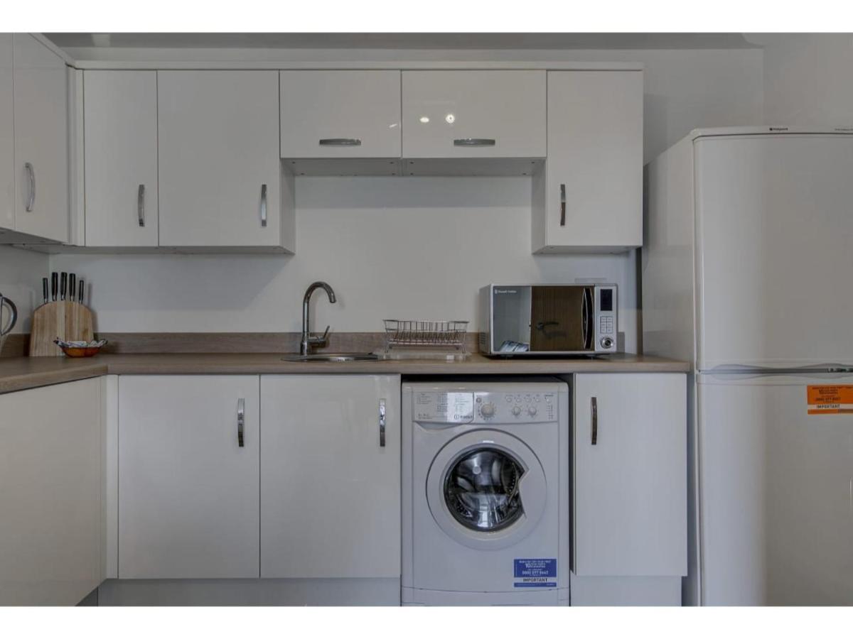 Large, Spacious And Modern Apt For 4 In Манчестер Екстер'єр фото